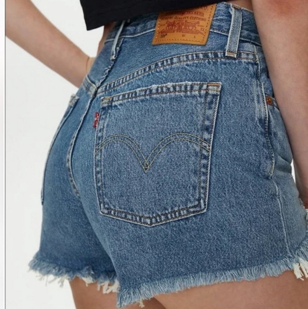 Levi's Womens 501's Button Fly Cut Off  Distressed Shorts Waist 26 100% Cotton